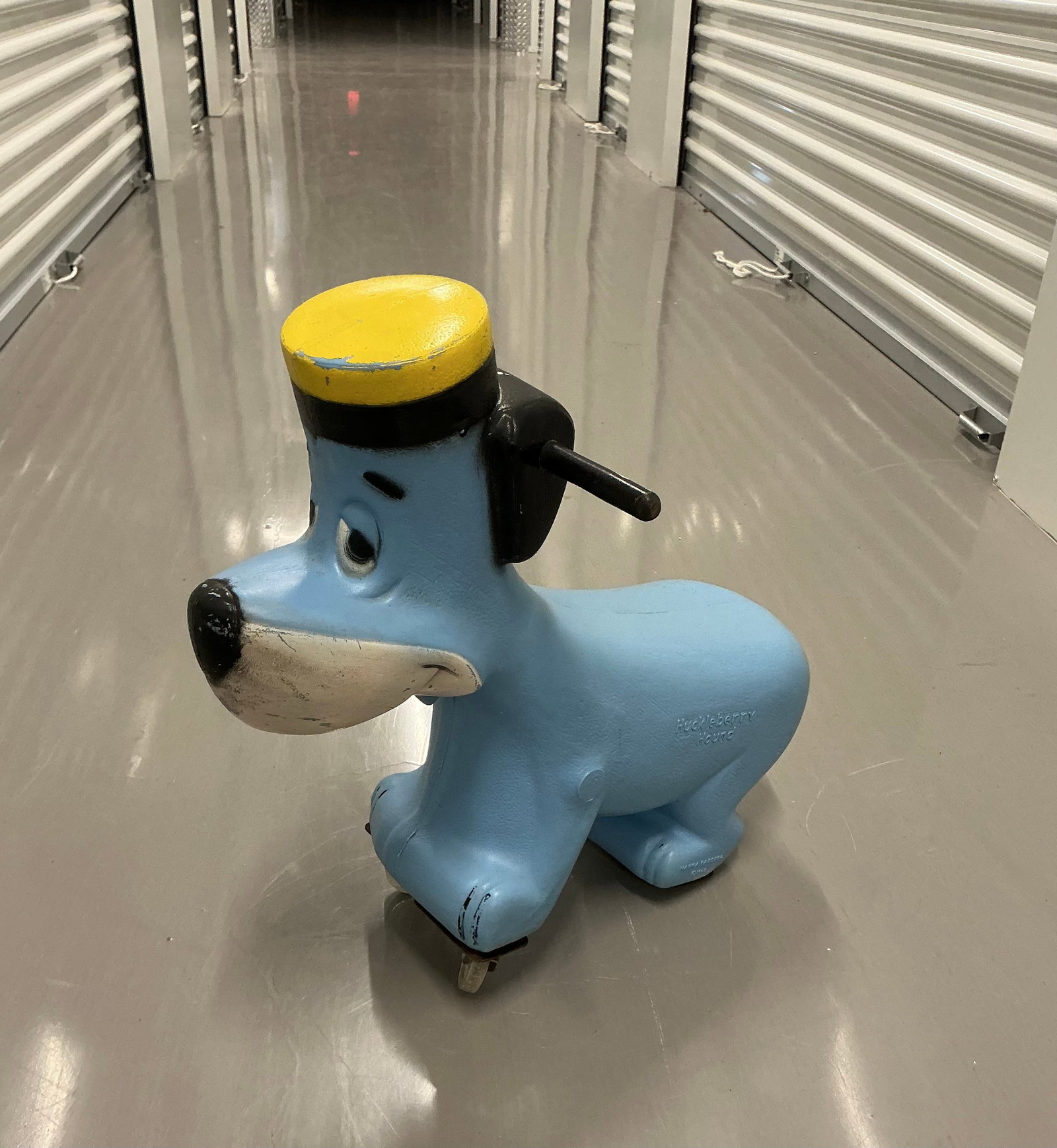 1960 Hannah Barbara Huckleberry Hound Ride On: Missing Back Wheels