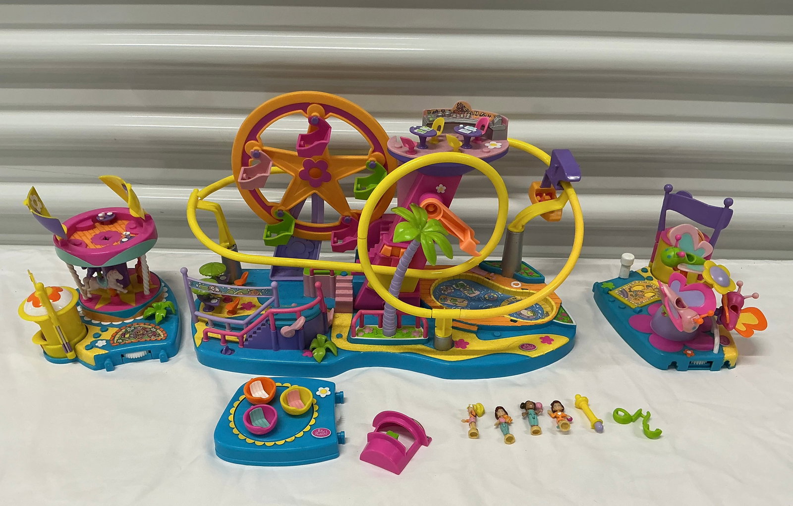 2002 Polly Pocket Bluebird Era Pollyworld Amusement Park Butterfly Ride & Carousel (1 of 9)