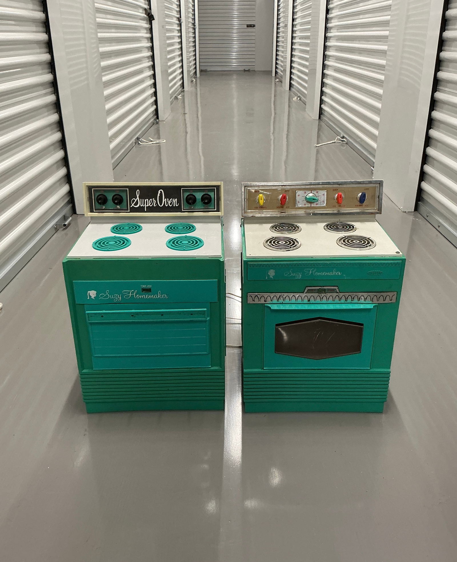 Vintage Suzy Homemaker Ovens: 19 inches tall