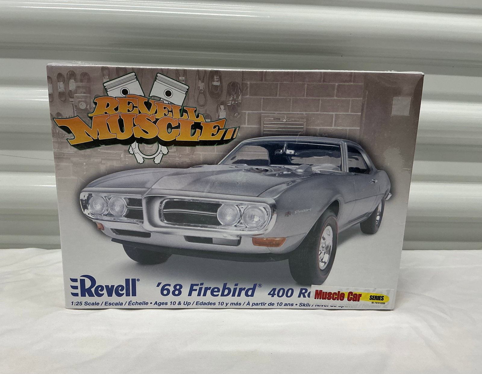 SEALED Revell Muscle 68 Firebird 400 Ram Air Model Kit (1 of 4)
