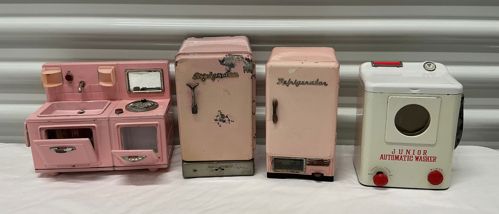 Vintage Japan Metal Toy Appliances (1 of 10)
