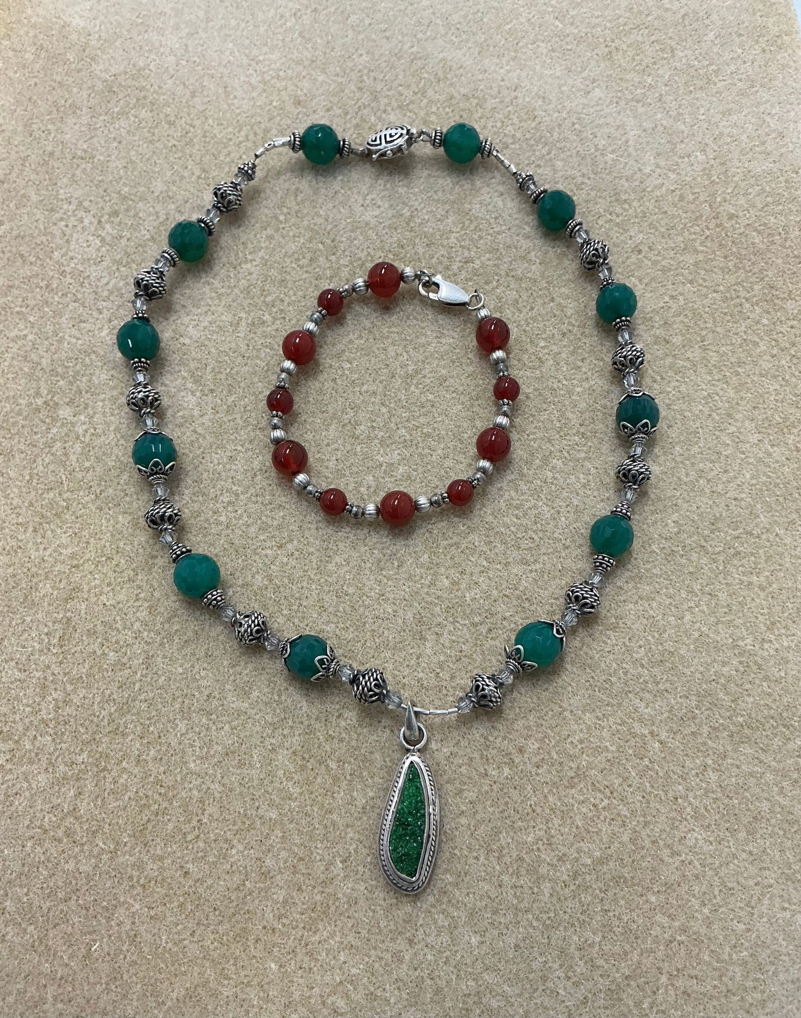 Green Garnet Druzy Pendant Silver & Beaded Necklace & Bracelet (1 of 6)