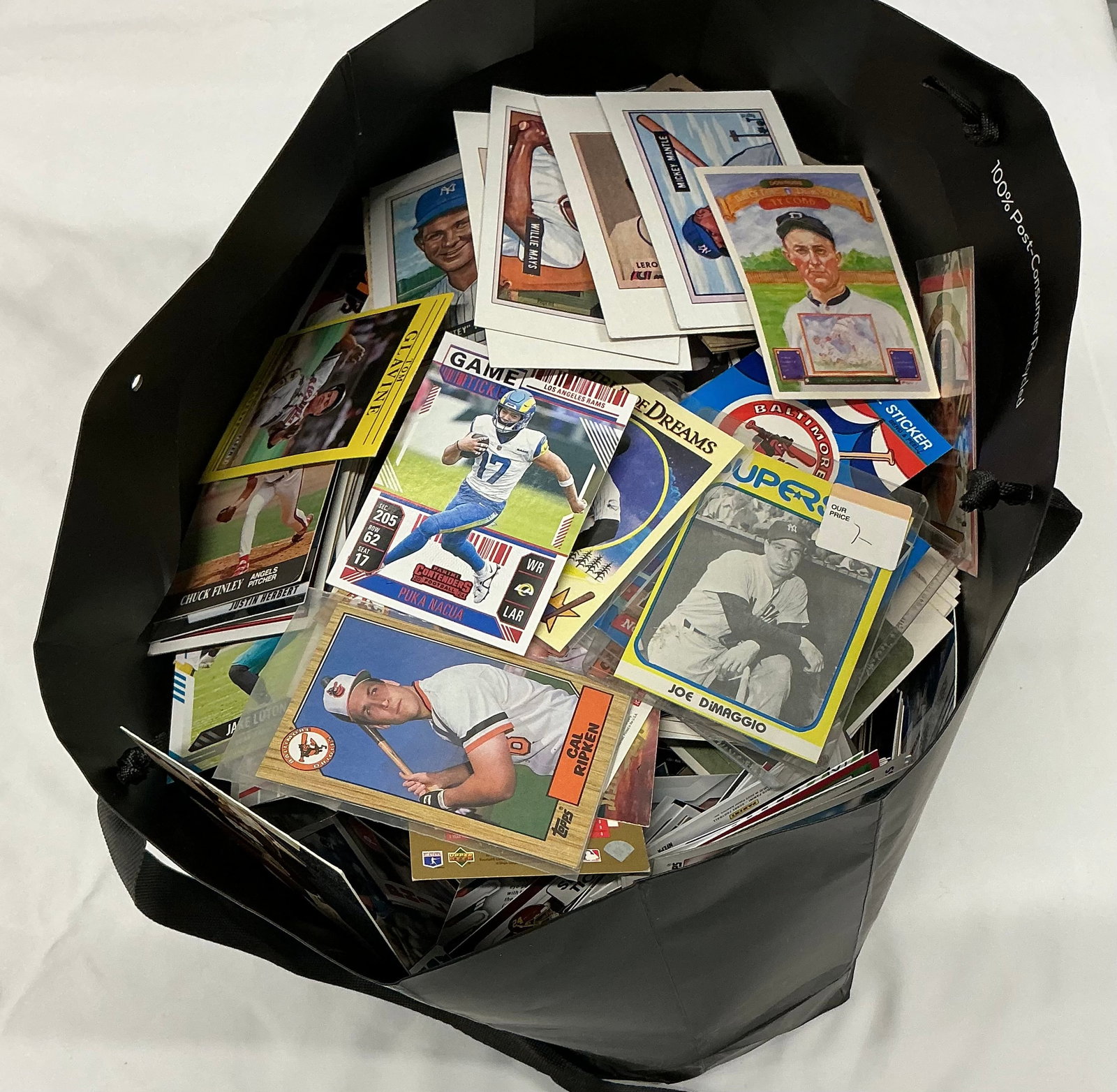 Bag Full Of Unsearched Vintage & Modern Sports Cards (1 of 4)
