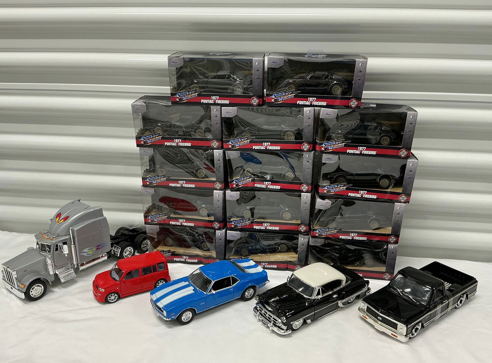 Jada Toys Smokey And The Bandit Die Cast Firebirds & 1/24 Scale Cars (1 of 7)