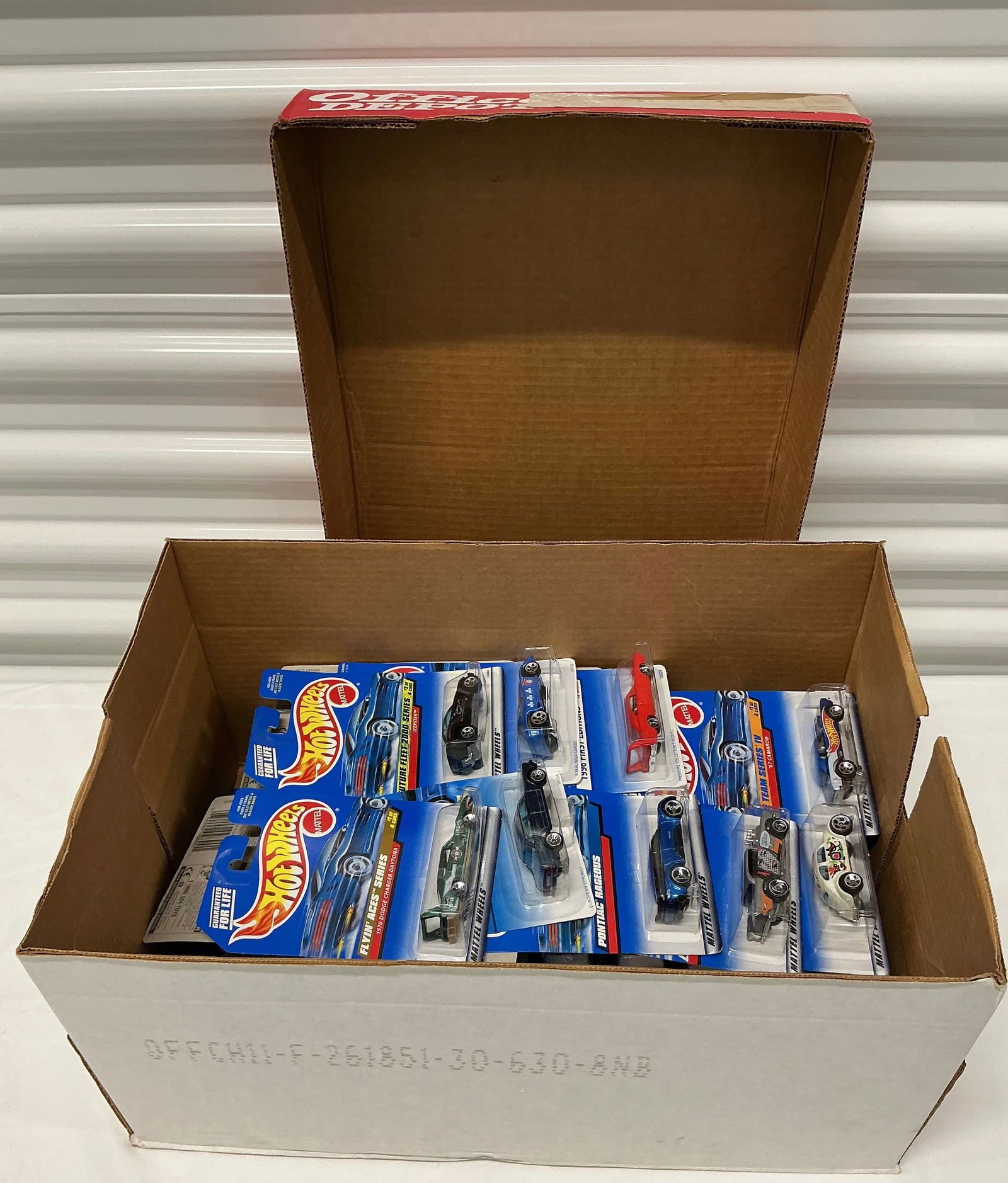 Box Full Of Vintage 1990s Hot Wheels On The Card - 3
