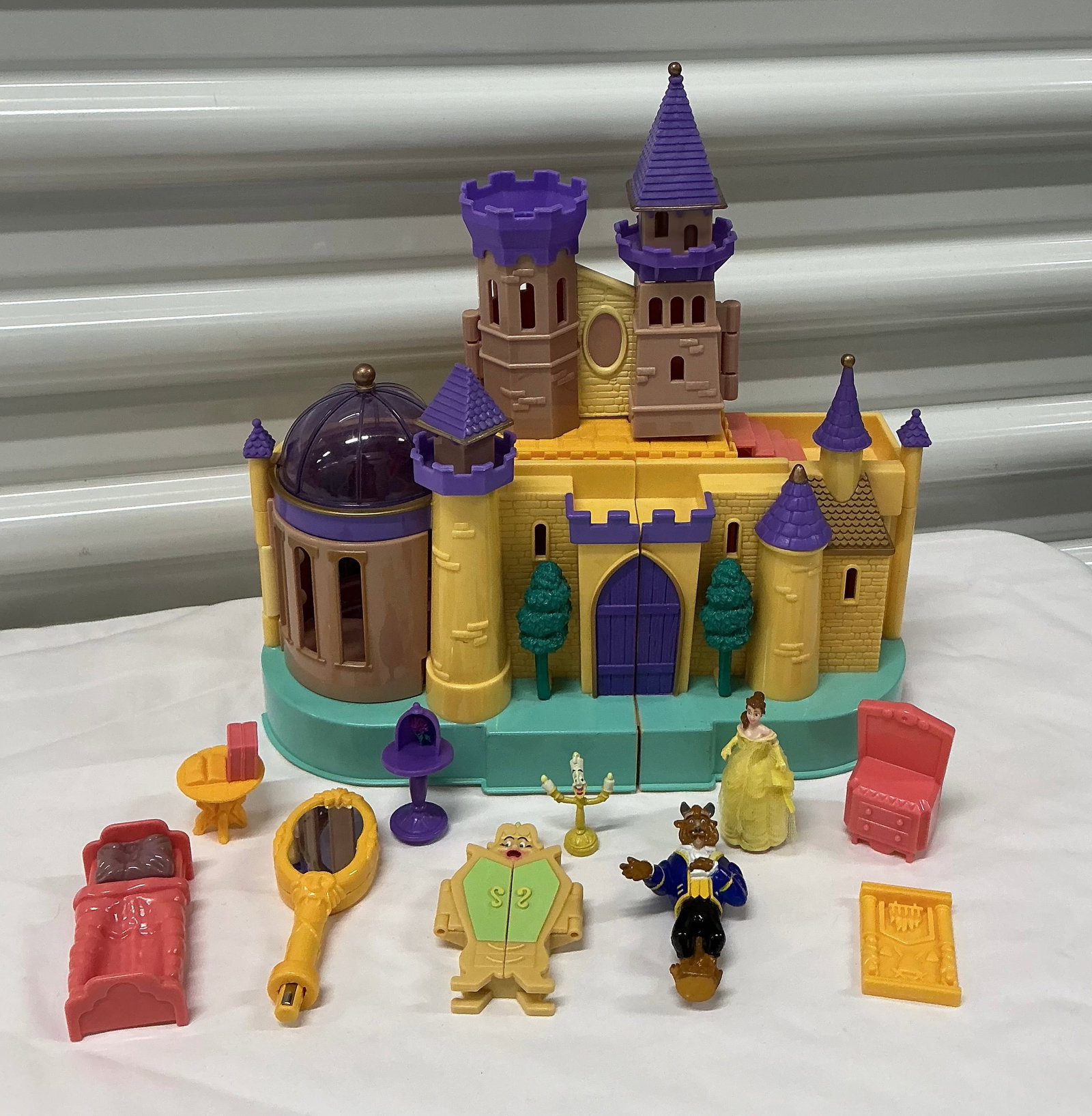 Vintage Disney Beauty And The Beast Belle’s Magic Mirror Castle (1 of 5)