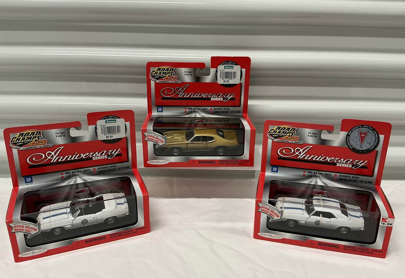 Road Champs 1:43 Scale Limited Edition Pontiac 75th Anniversary Die Cast Cars (1 of 6)