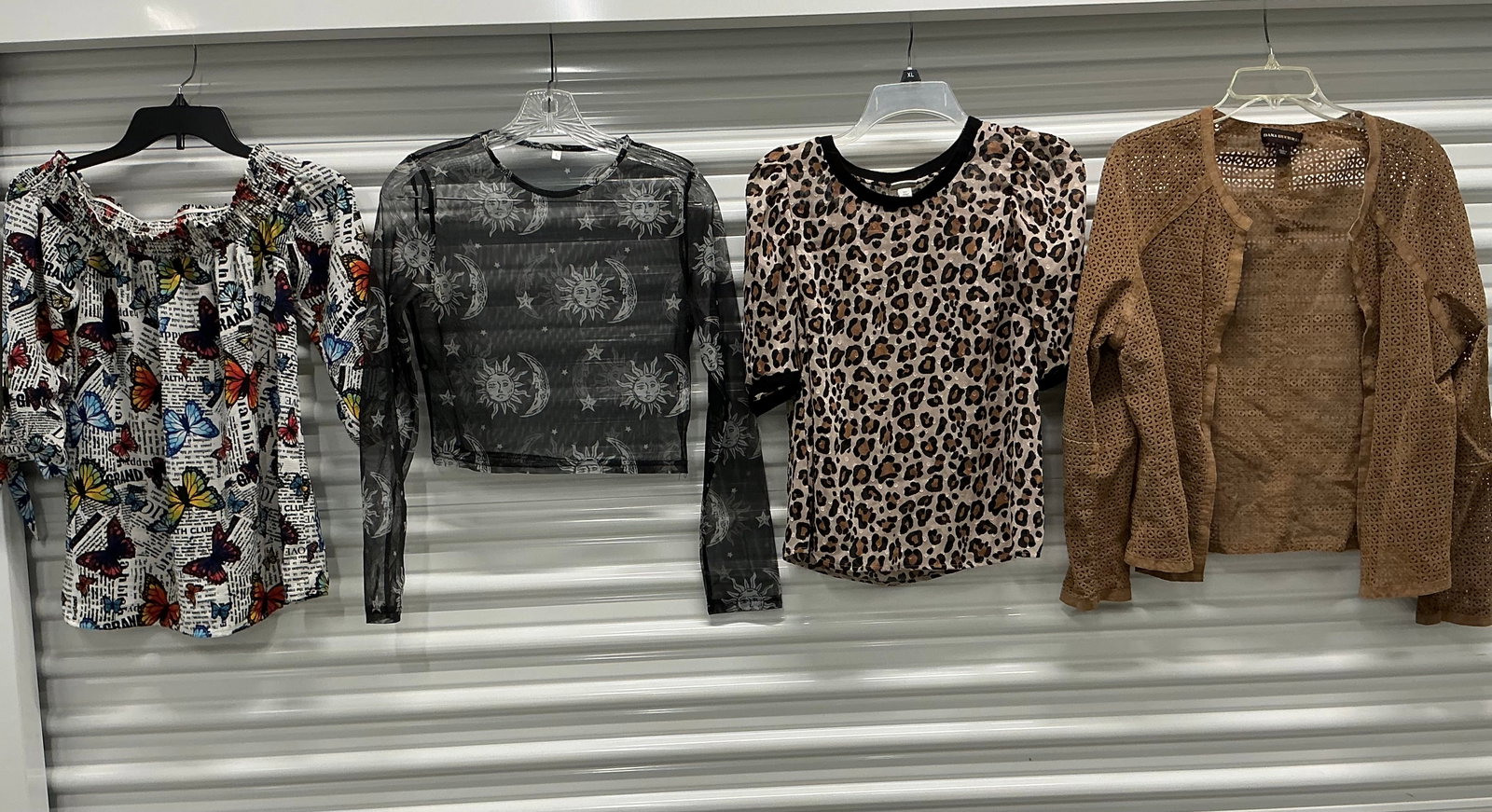 Women’s Tops: Sizes L-R = M, L, XS, L