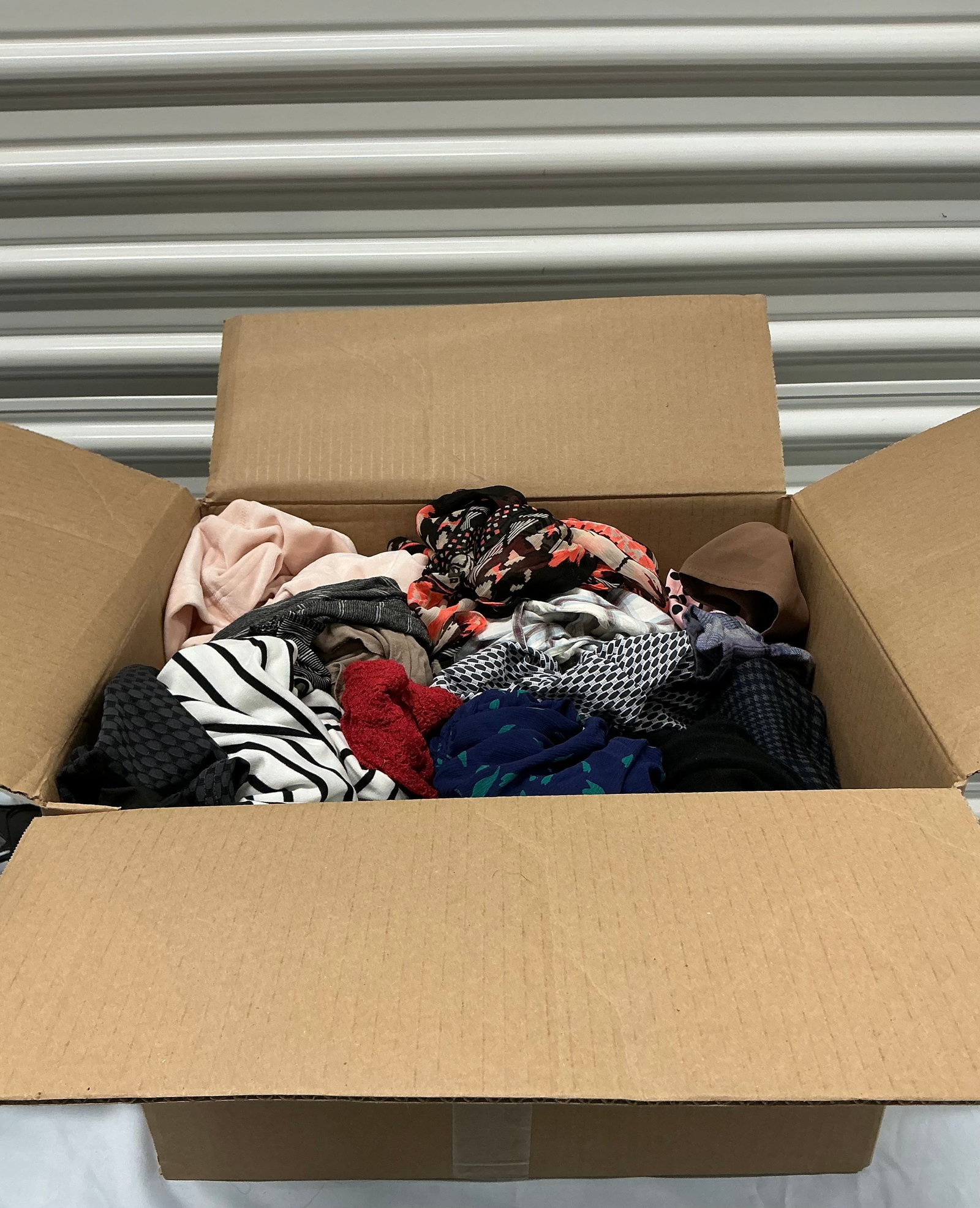 Large Box Full Of Women’s Clothing (1 of 3)