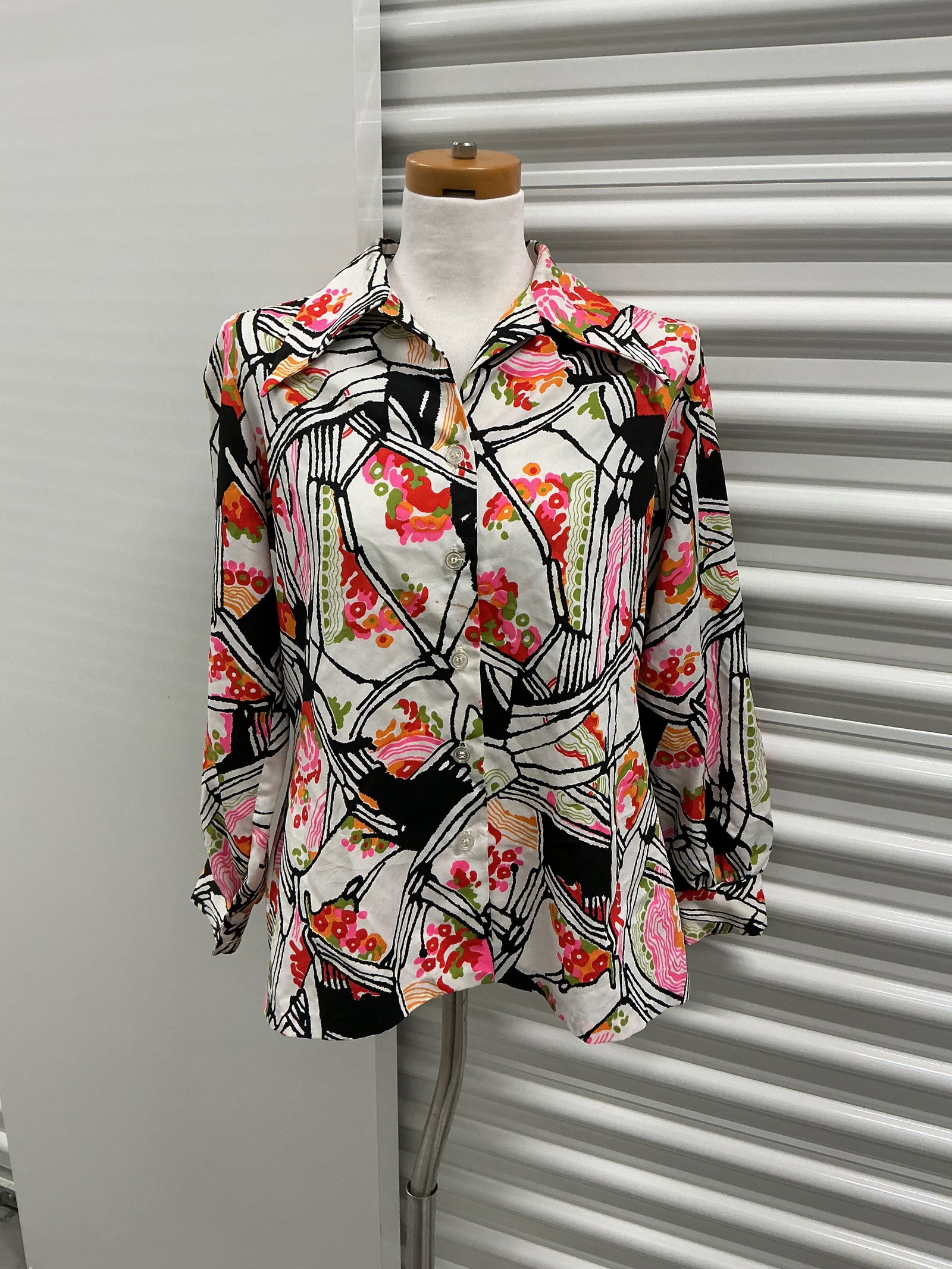 Vintage Alice Stuart Button Front: Size 18 or 48. AP-AP approx 22”