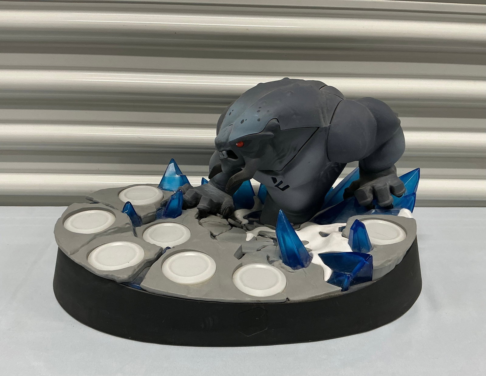 Disney Infinity Marvel Collectors Edition Frost Giant Beast Display Stand: Untested 18.5”