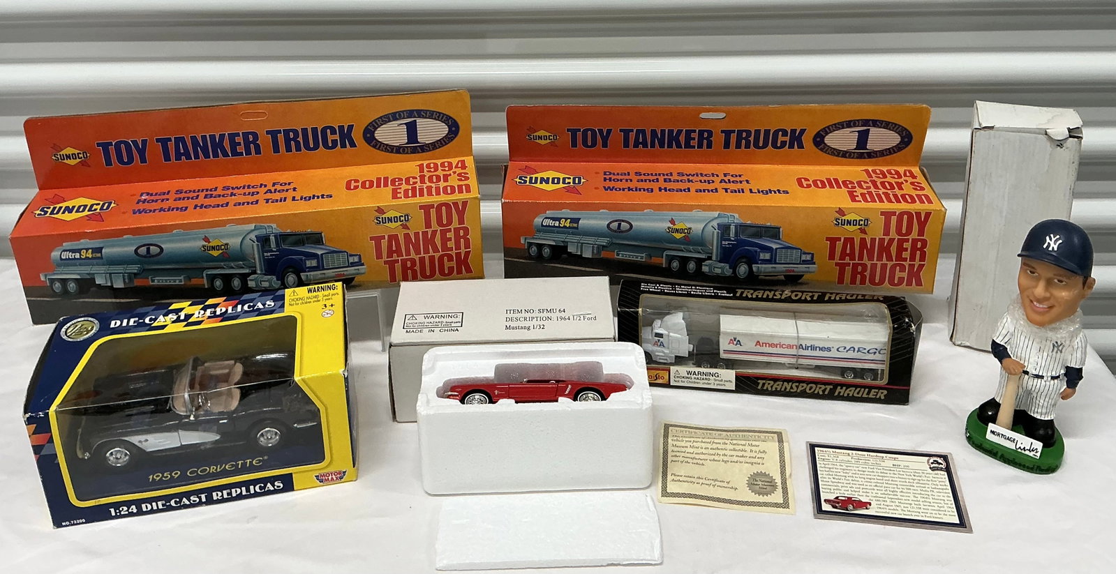 Collector Trucks Cars NY Yankees Bobblehead (1 of 5)