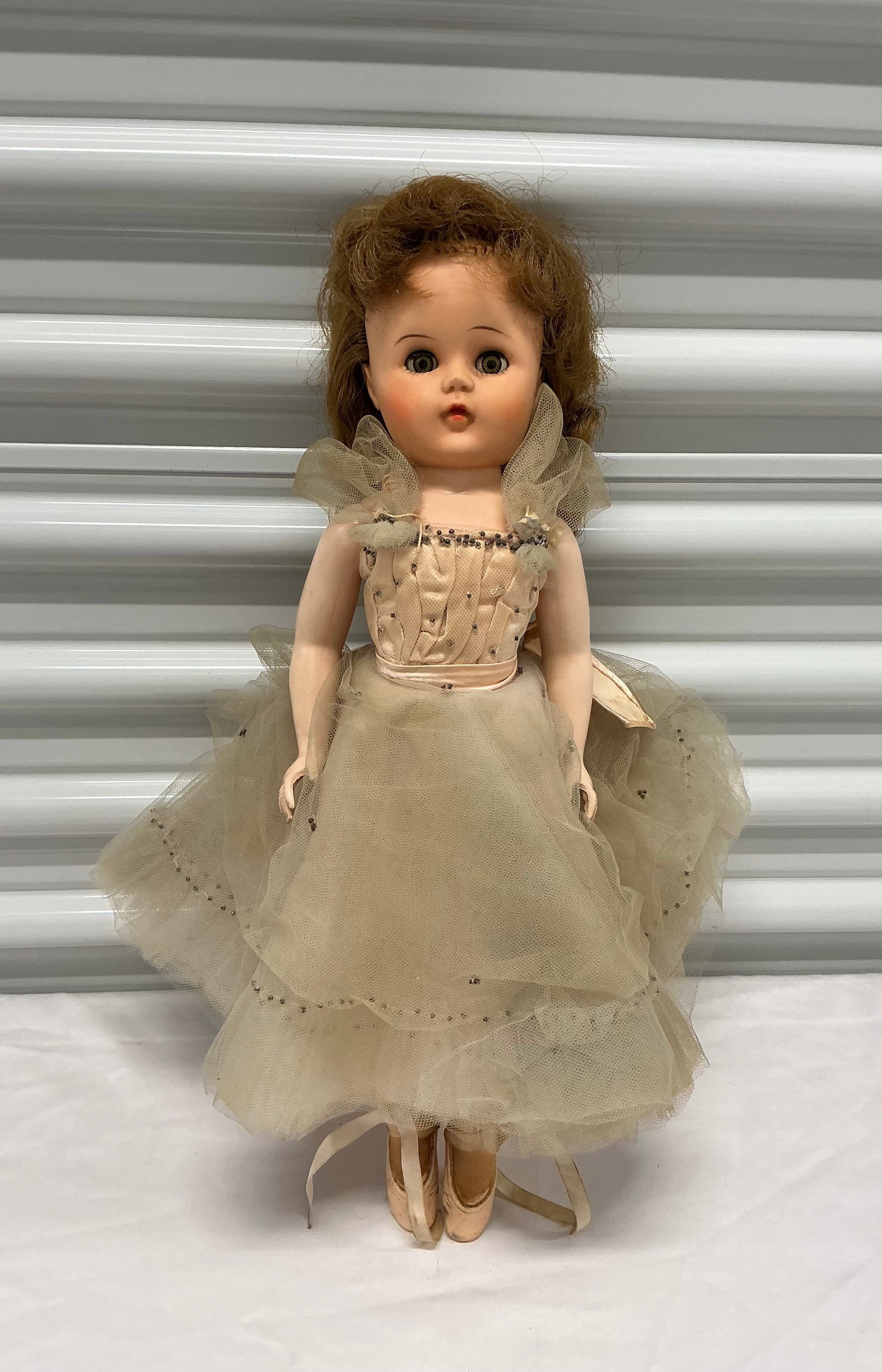Mid Century Ballerina Doll Eyes Open & Shut (1 of 4)