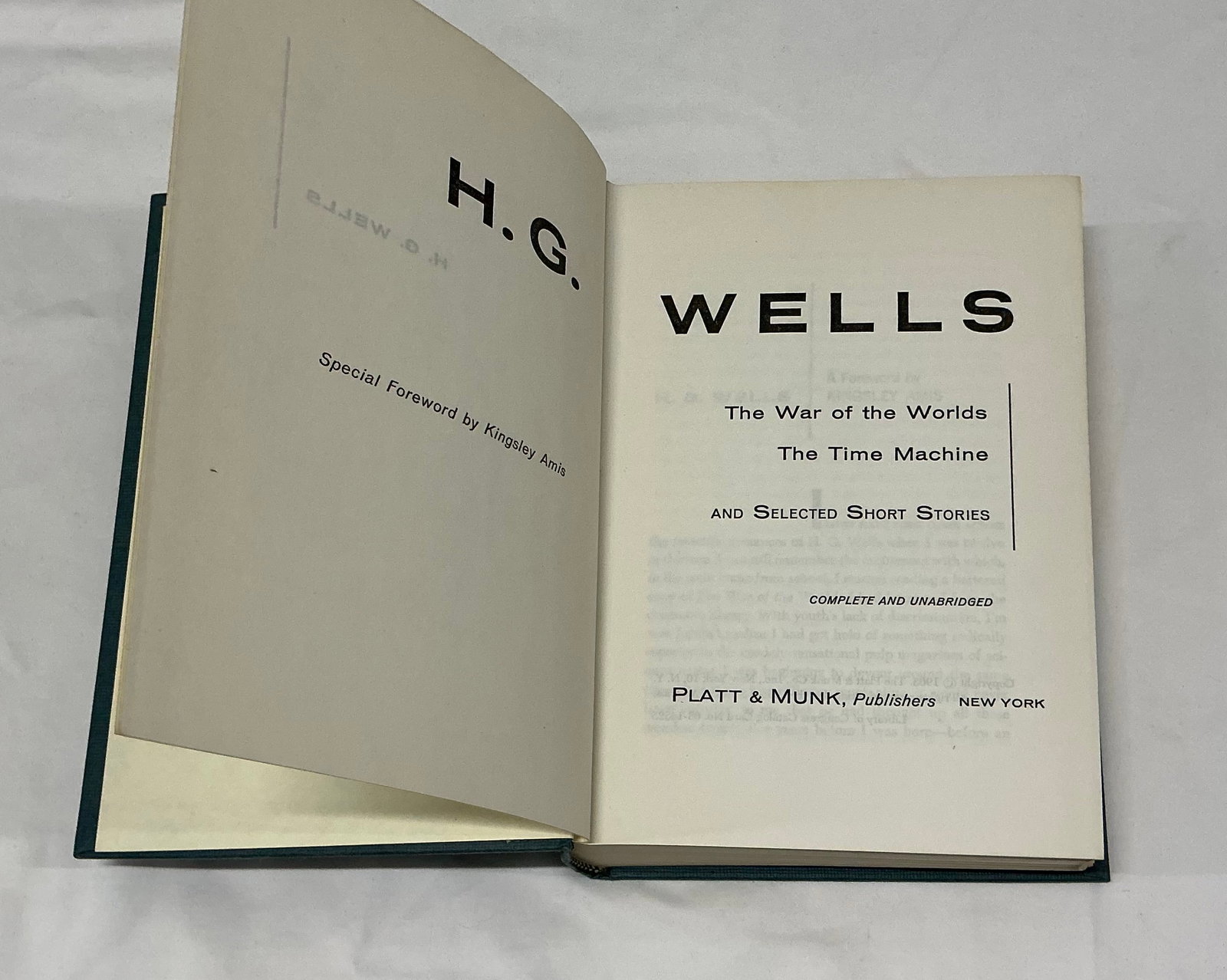 1963 HG Wells War Of The Worlds The Time Machine & Selected Short Stories (1 of 6)