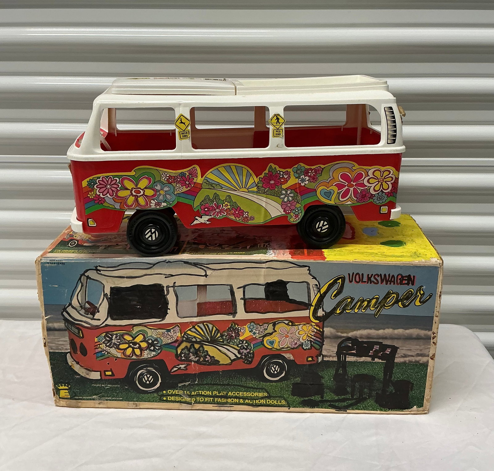 1976 Empire Toys Volkswagen Camper (1 of 8)