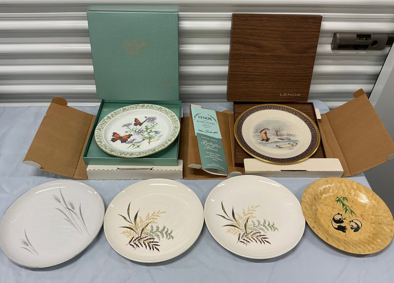 Lenox Woodland Wildlife River Otters Butterflies & Flowers & Other Plates (1 of 5)
