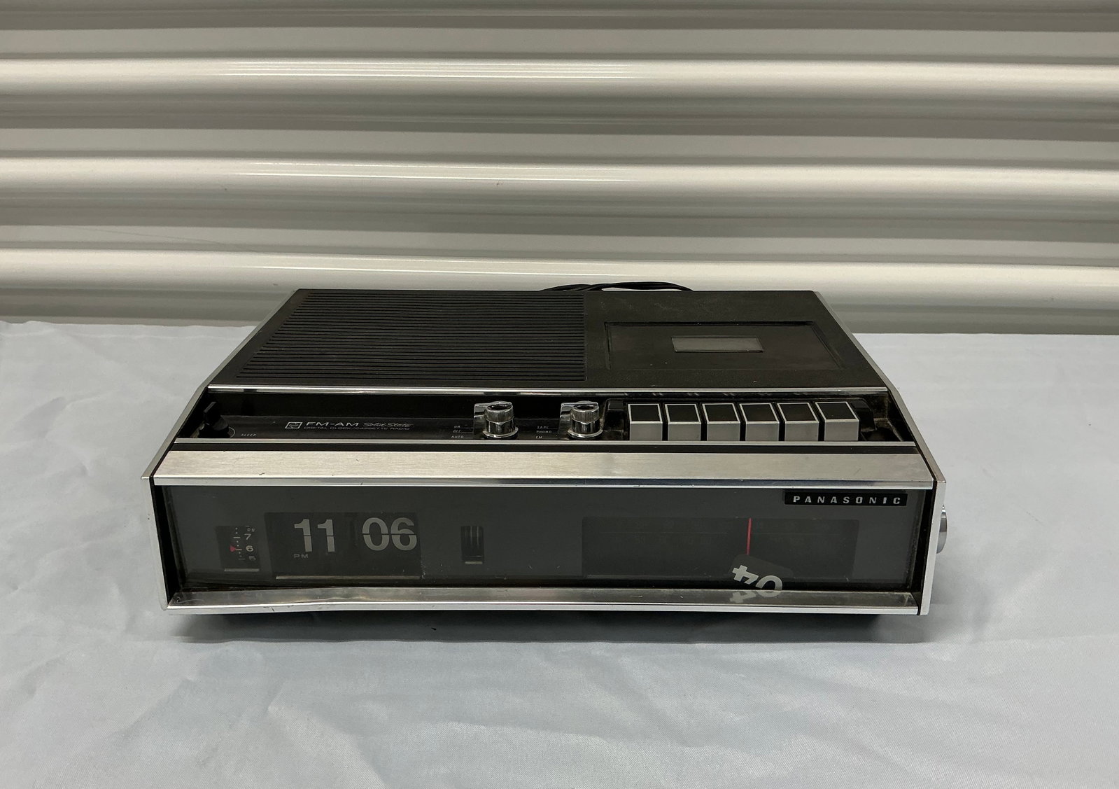 Rare 1970s Panasonic RE-6600 Flip Clock Radio: Untested