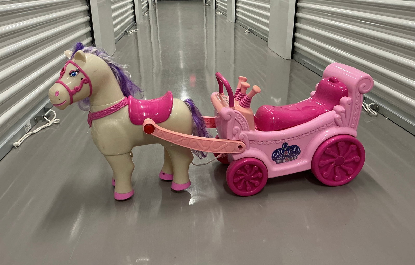 Sky Team Ride On Horse & Carriage: 37 in Untested, needs batteries Missing plastic pins to hold carriage to horse
