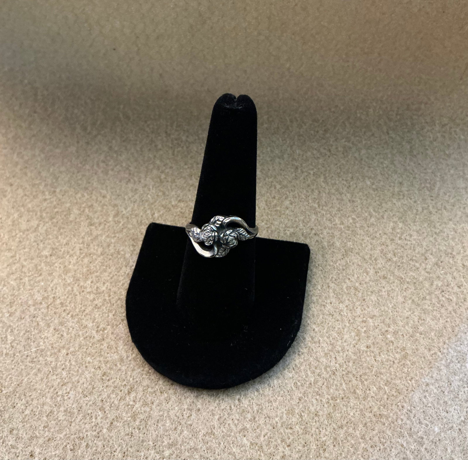 Vintage Sterling Silver Rose Ring With Makers Mark: Size 8.5
