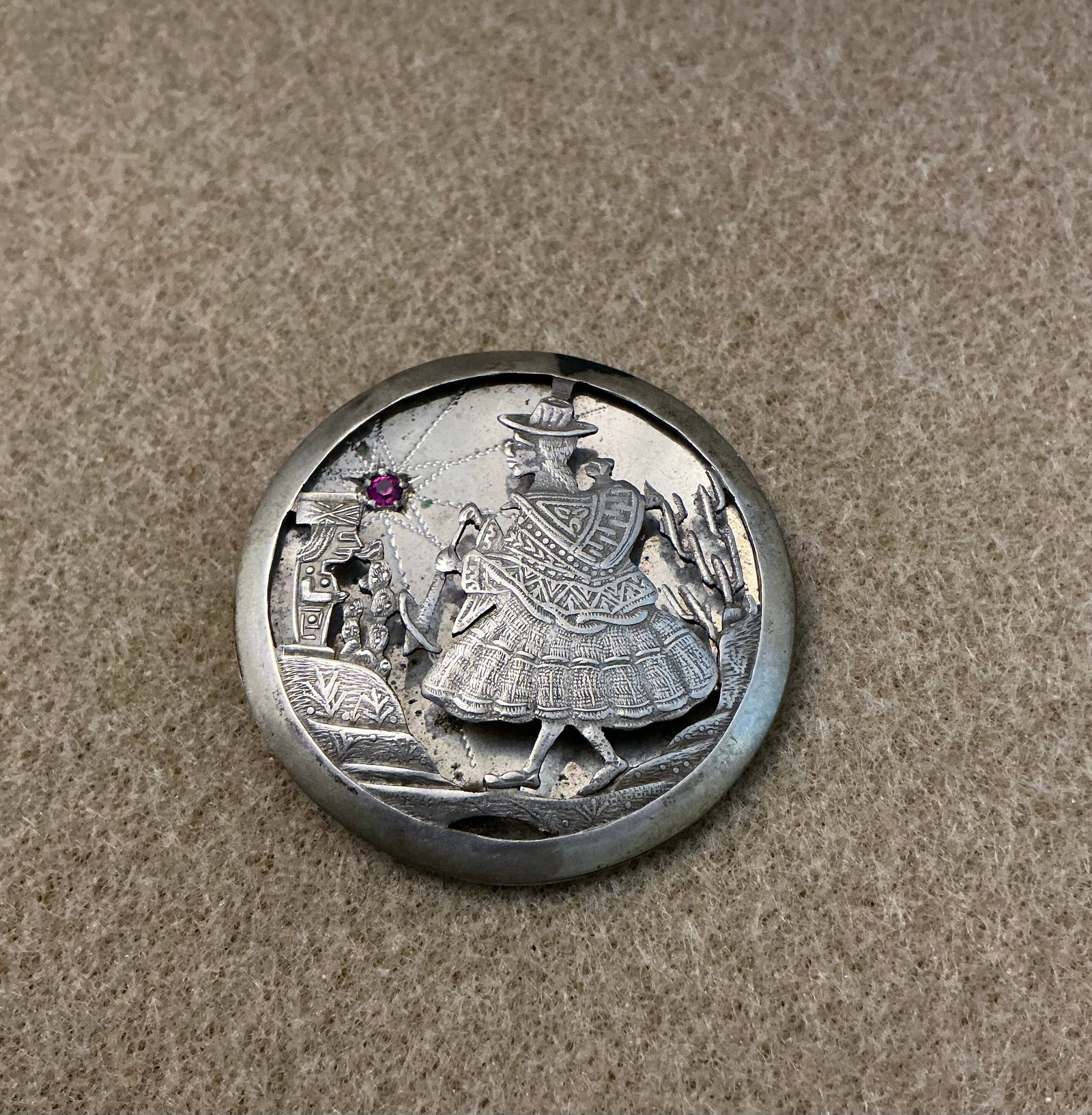 Intricate 900 Silver Storyteller Landscape Brooch: 1.75 in