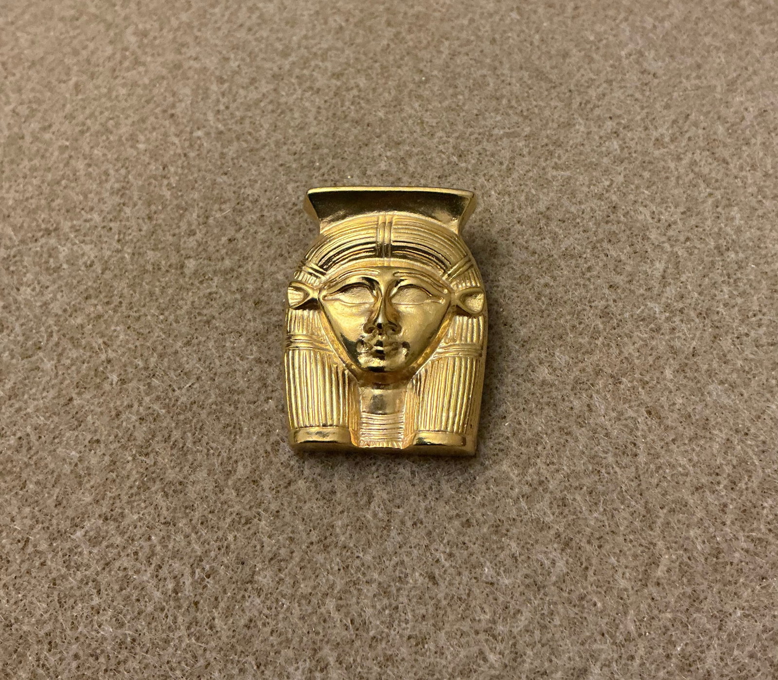 Vintage Metropolitan Museum Of Art Egyptian God Hathor Pendant Brooch: 1.25 in