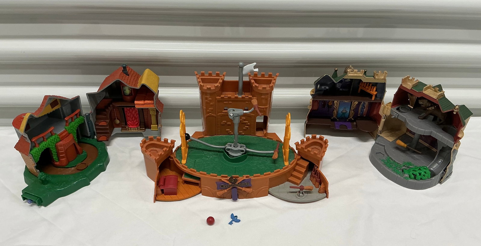 2001 Harry Potter Polly Pocket Playsets Quidditch Stadium Forbidden Corridor & Weasley’s Burrow: With Pieces Shown Only