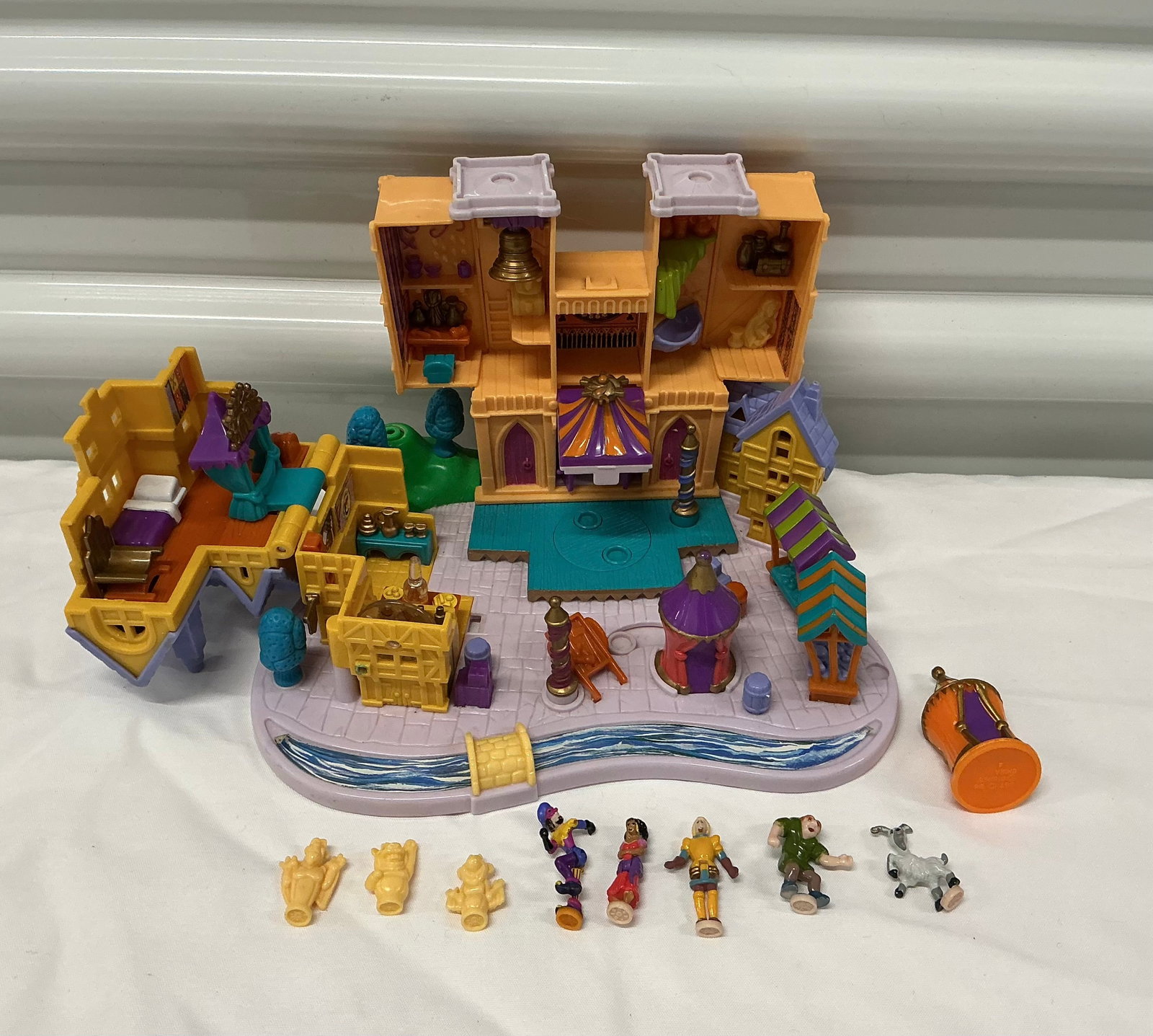 1990s Bluebird Toys Polly Pocket Disney Hunchback Of Notre Dame Playset: With Pieces Shown
