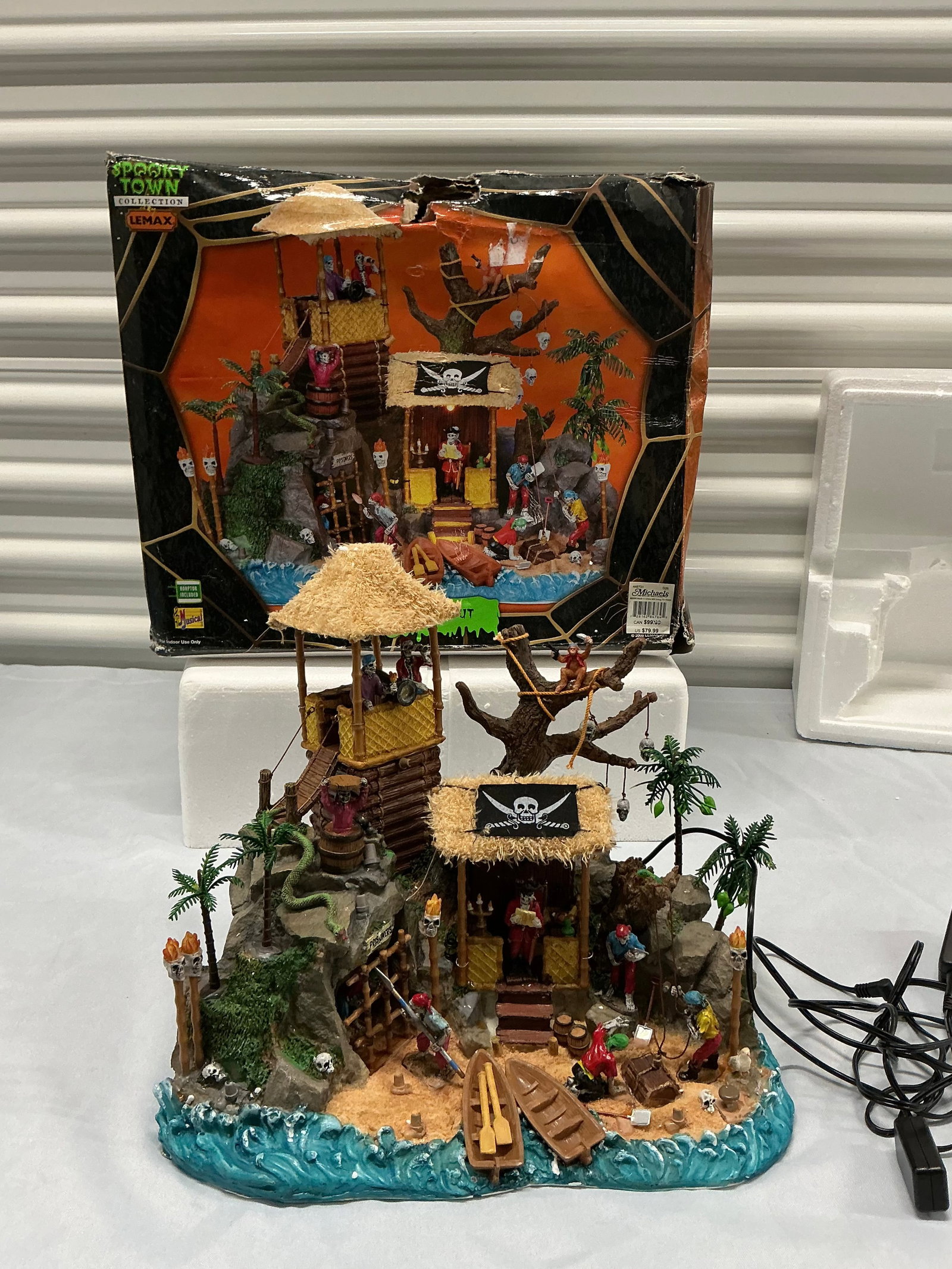 Lemax Spooky Town Collection Pirates’ Hideout (1 of 8)