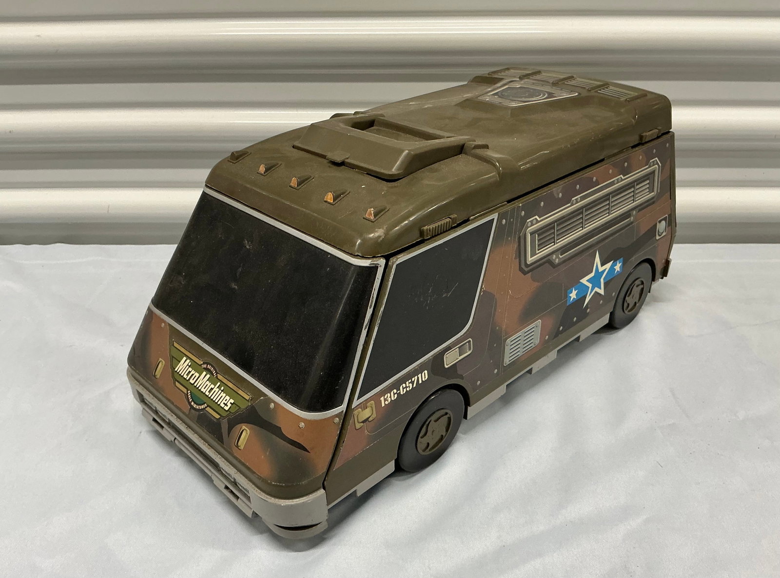 1991 Galoob Micro Machines Super City Army Camo Van Fold Out Playset: 16 in