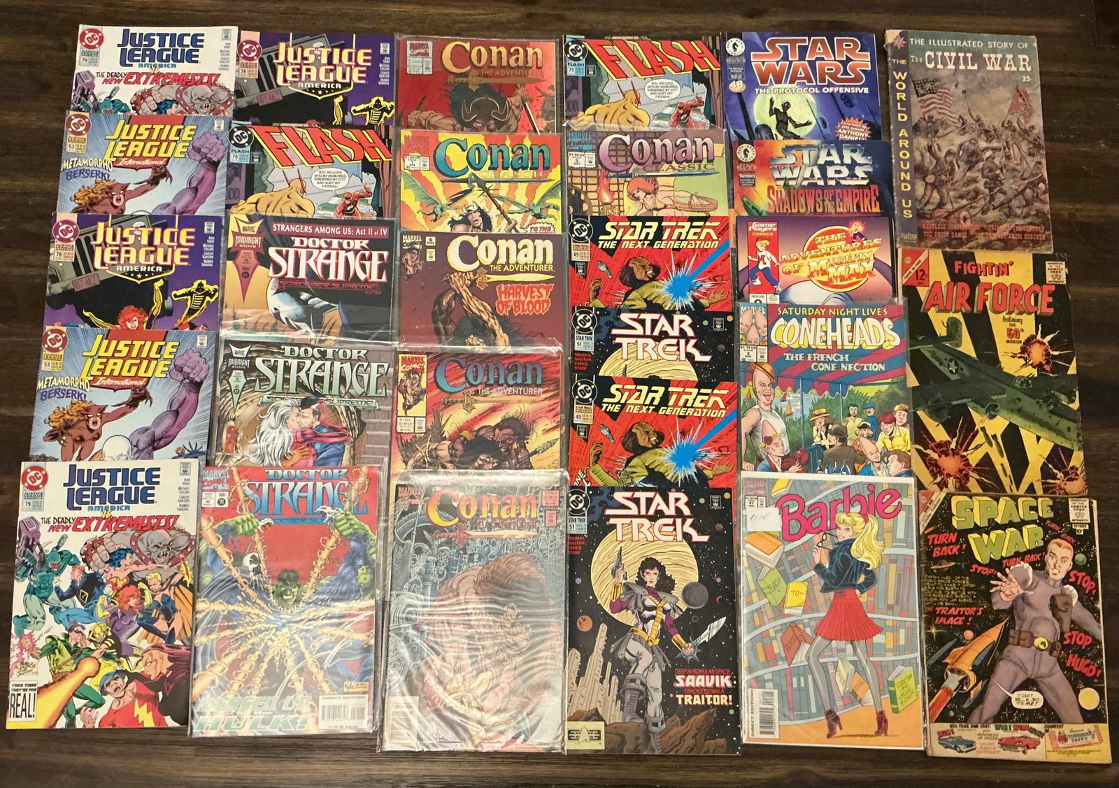 Vintage Comics Space War Conan Justice League Star Trek: Dr Strange Barbie Coneheads