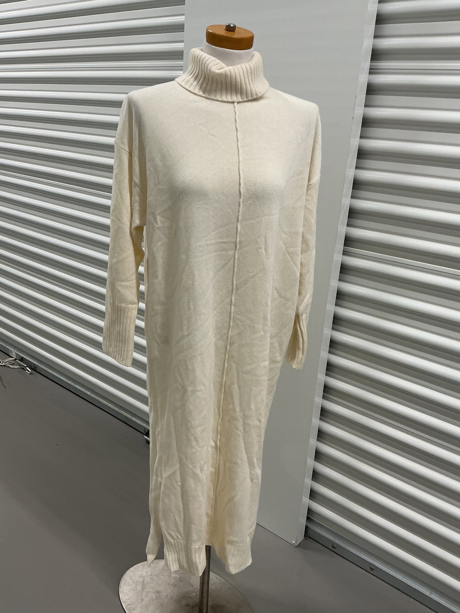 New With Tag Antonelli Tarquinia Cashmere Blend Sweater Dress: Size S Appears to run large, AP-AP 25 in