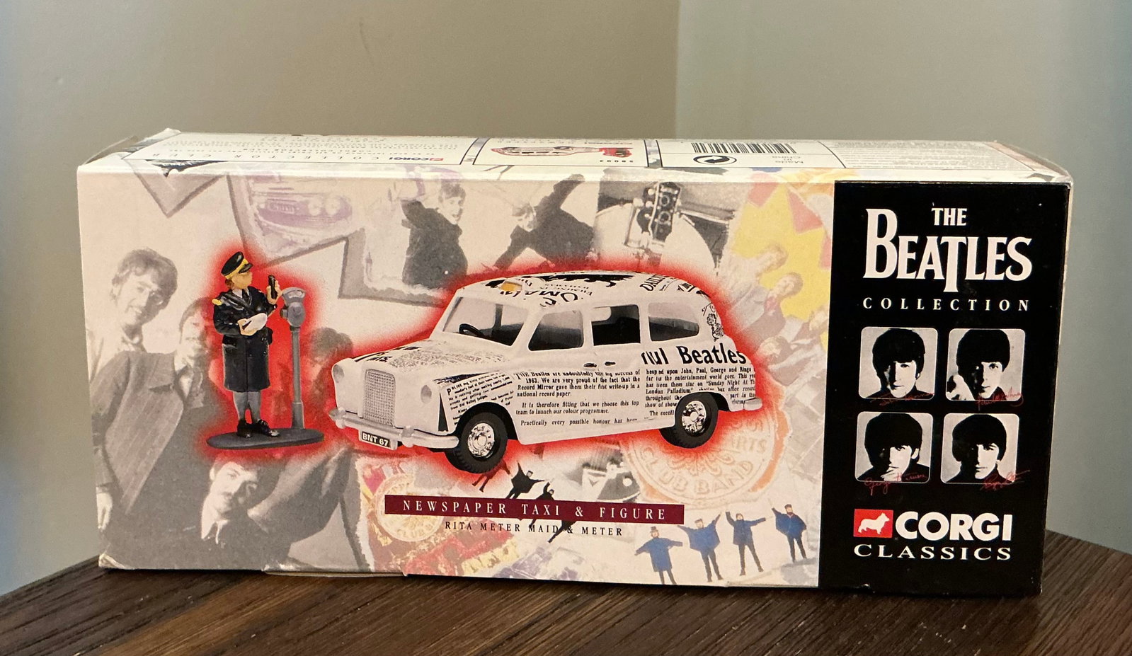 Corgi The Beatles Collection Newspaper Taxi & Figure (1 of 6)