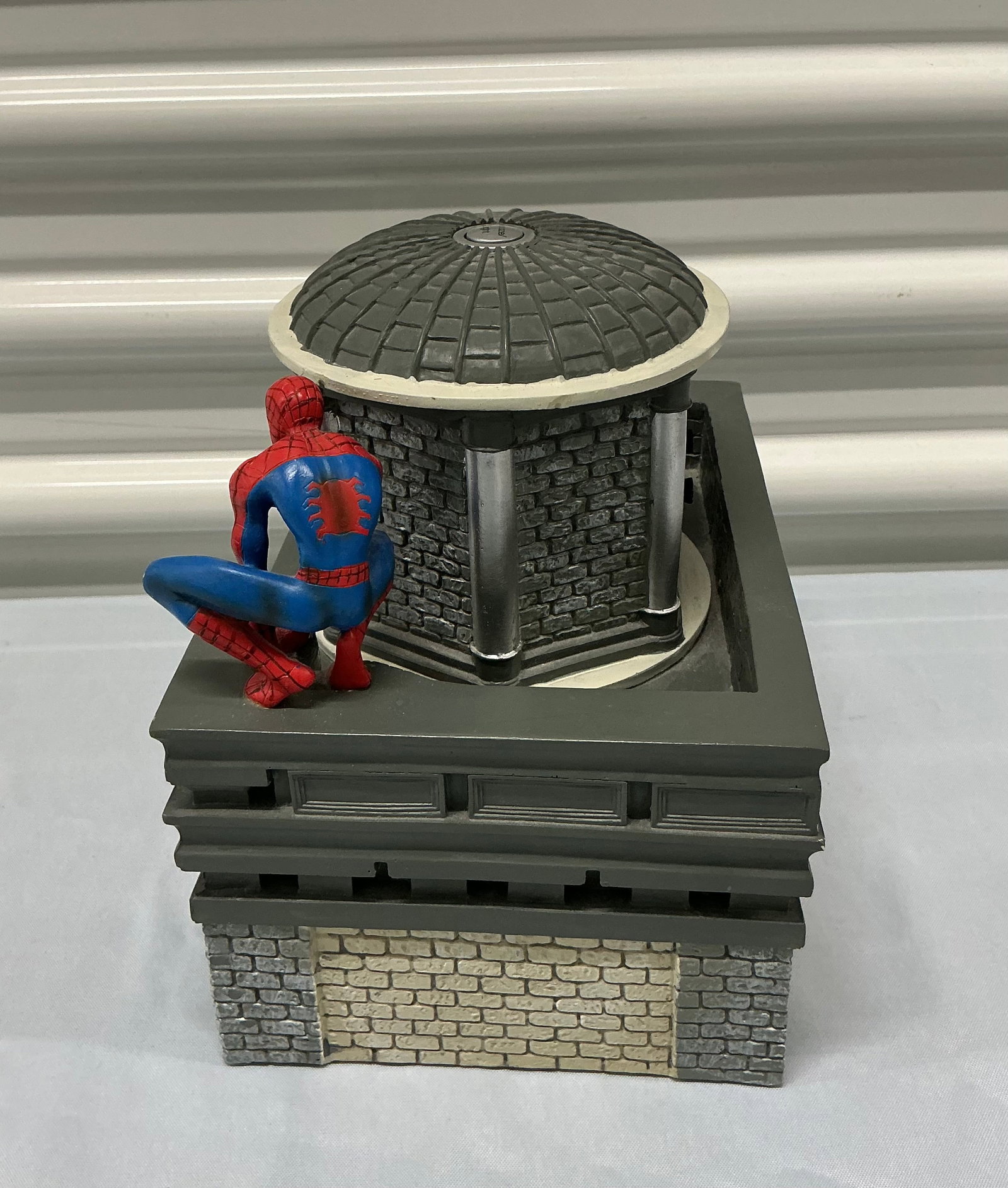 2007 Spider-Man Clock - 3