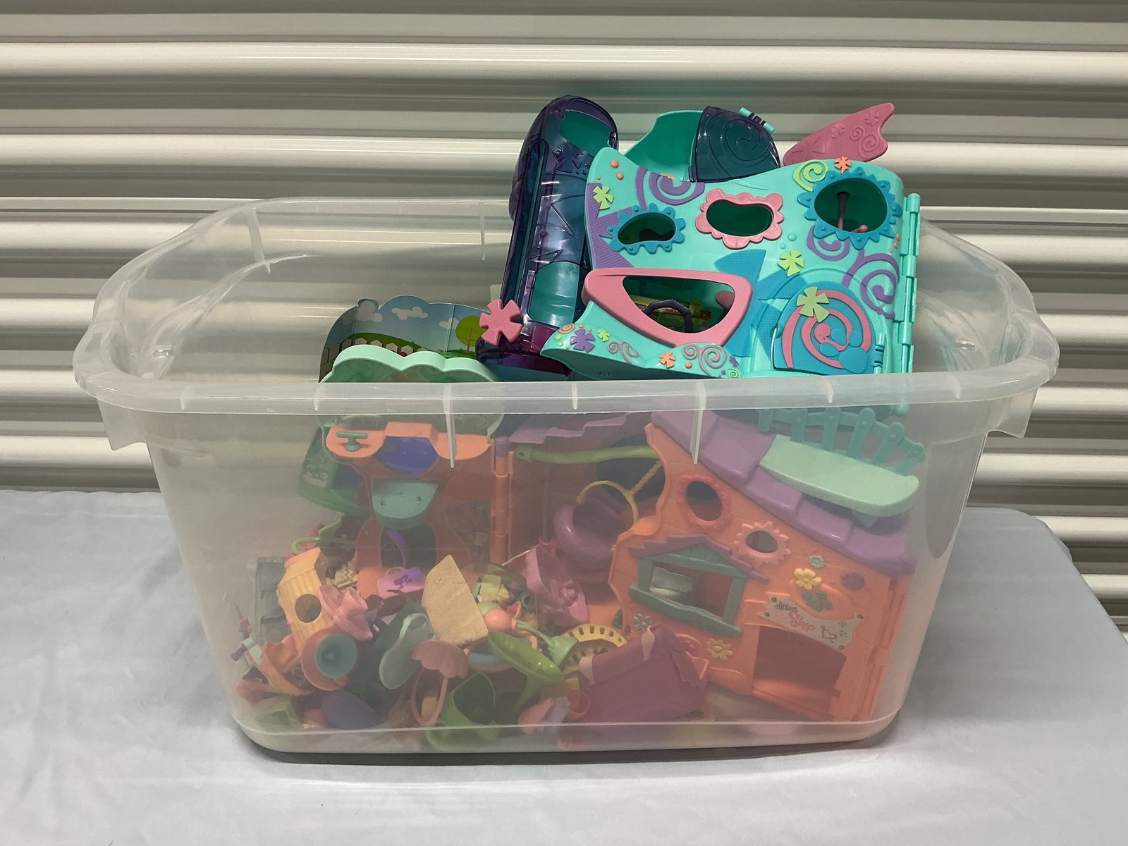 Tote Full Of Littlest Pet Shop Play Sets & Accessories (1 of 4)