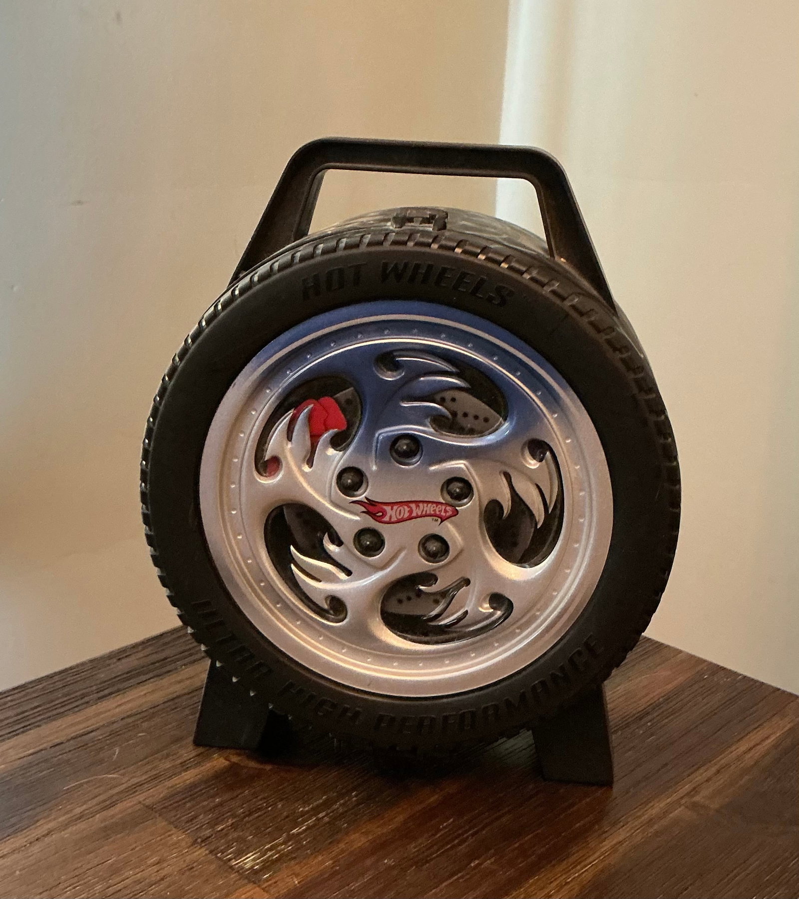 Hot Wheels Tire Carry Case Full Of Cars (1 of 4)