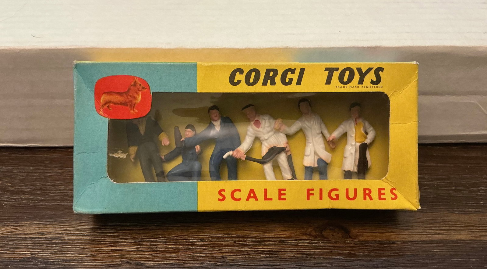 1960s Corgi Toys Complete Set 1505 Garage Attendants Scale Figures (1 of 6)