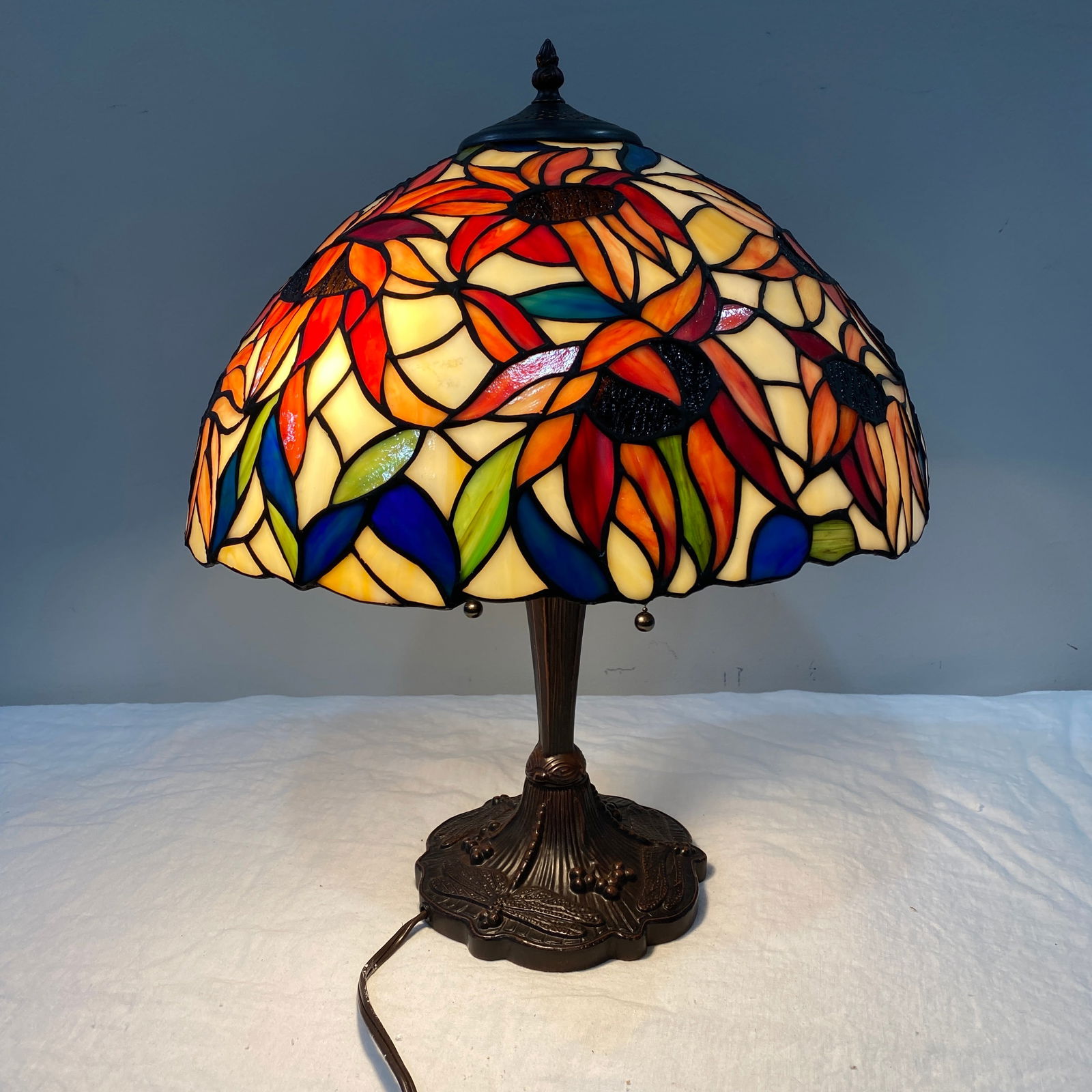 Tiffany Style Stained Glass Lamp With A Flower Design (1 of 5)