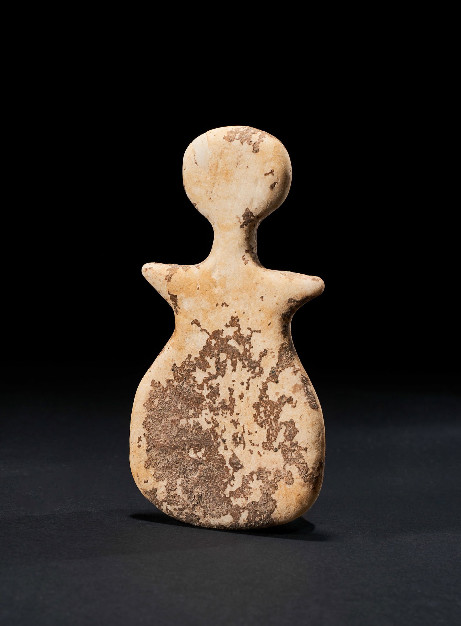 AN ANATOLIAN MARBLE "VIOLIN" IDOL EARLY BRONZE AGE II, CIRCA 2700-2300 B.C. (1 of 2)