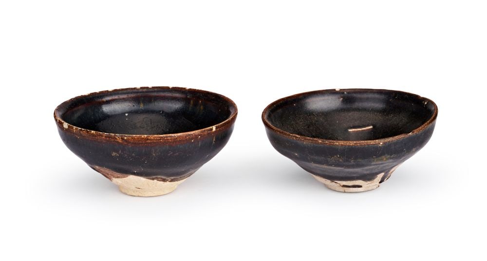 A PAIR OF JIAN ‘HARE’S FUR’ TEA BOWL, SOUTHERN SONG DYNASTY (1127-1279): A PAIR OF JIAN ‘HARE’S FUR’ TEA BOWL, SOUTHERN SONG DYNASTY (1127-1279) Length x Height: 10 x 4cm