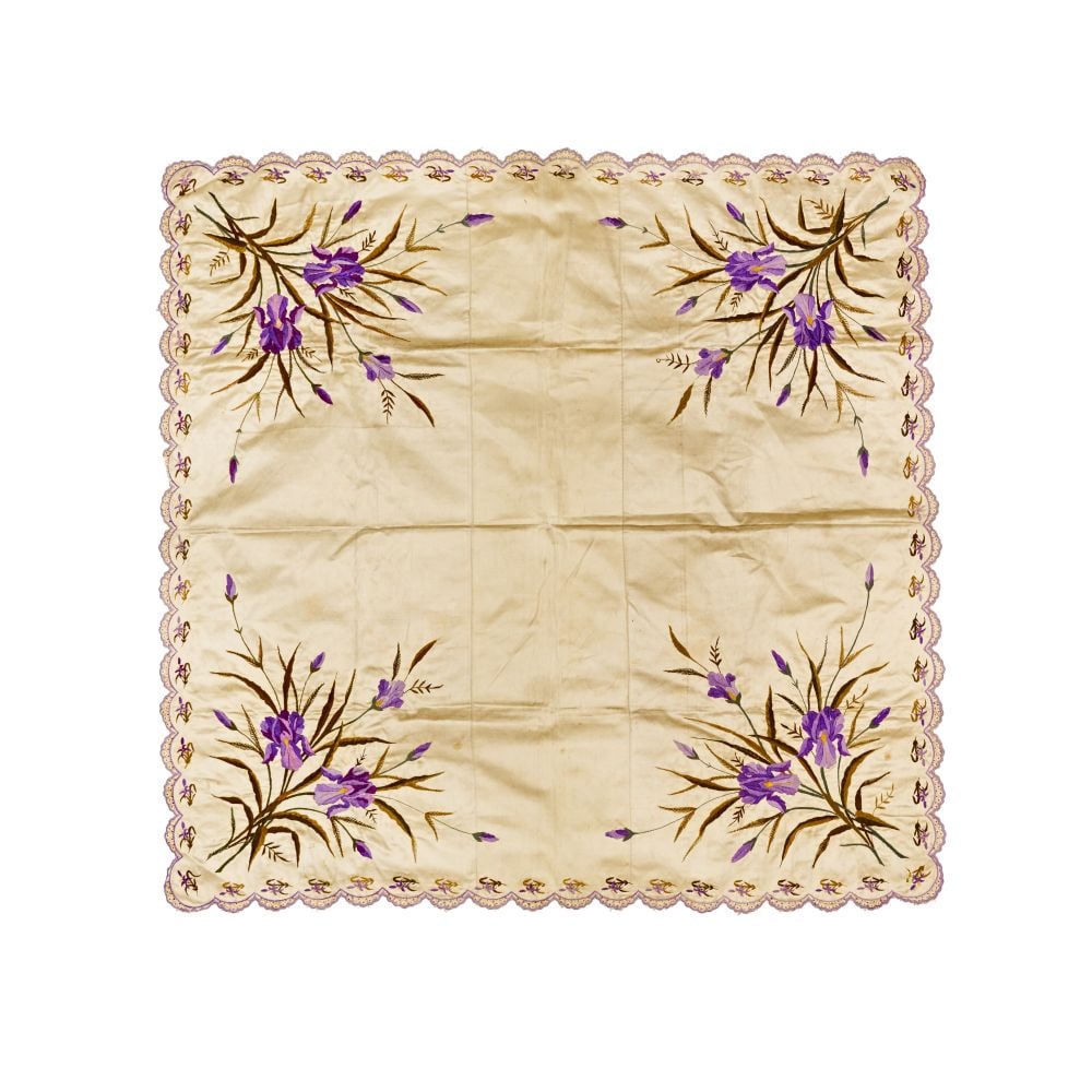 A LARGE OTTOMAN FLORAL SILK TEXTILE, 19TH CENTURY, TURKEY (1 of 2)