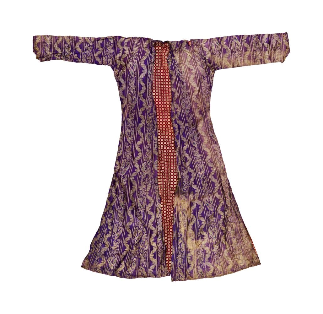 A LARGE OTTOMAN METAL THREAD ROBE, 19TH CENTURY (1 of 3)