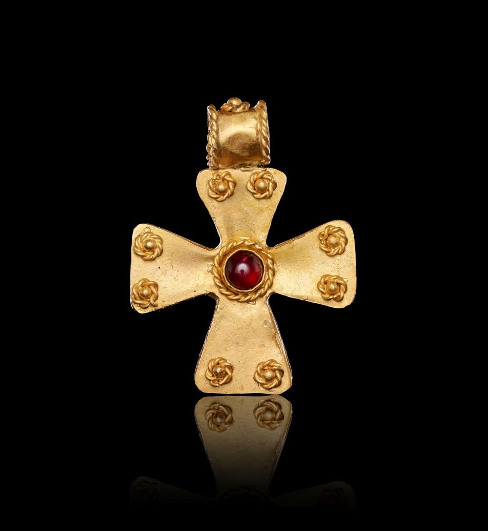 A BYZANTINE GOLD AND GARNET CROSS CIRCA 6TH CENTURY A.D. (1 of 2)