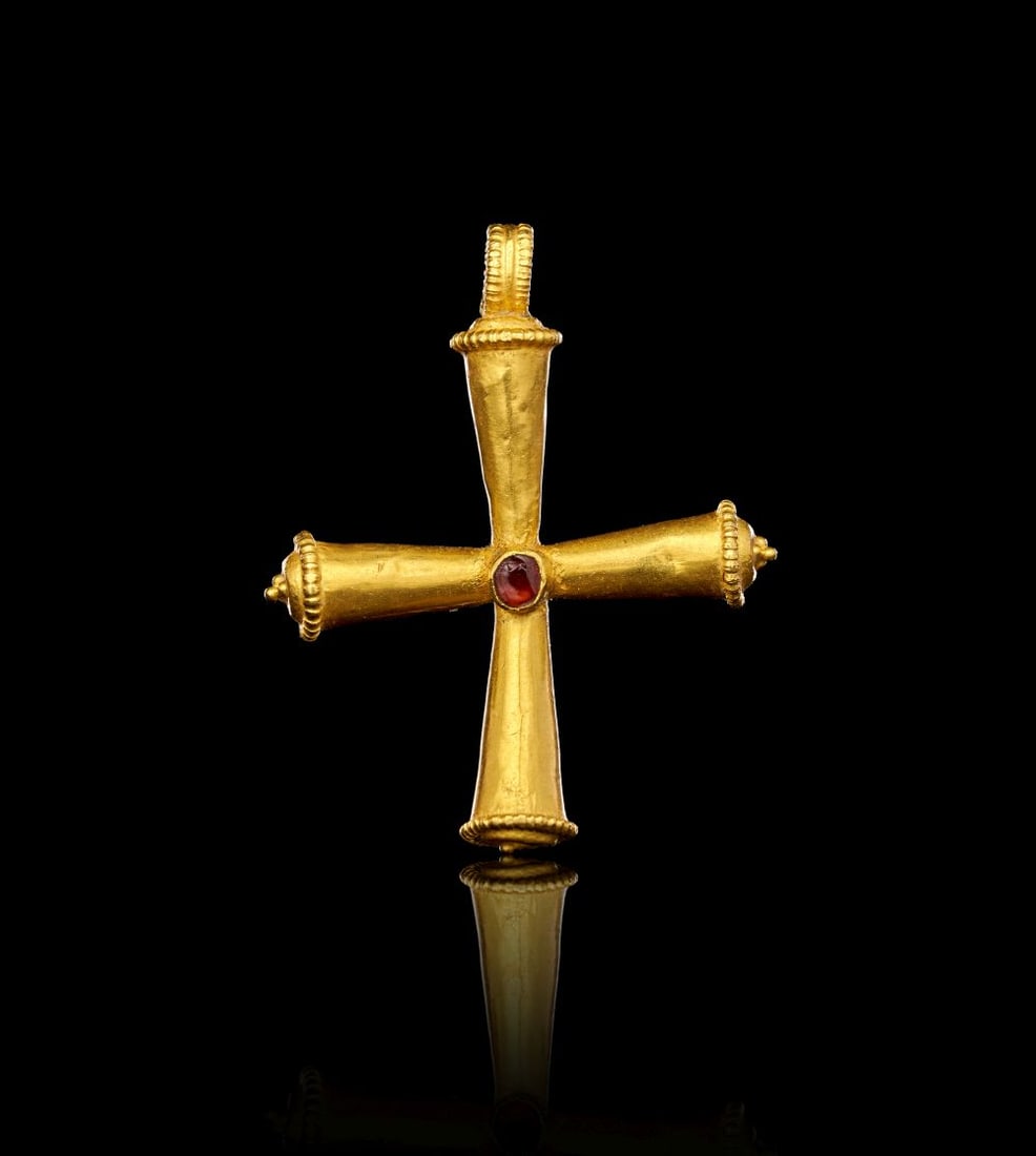 A BYZANTINE GOLD AND GARNET CROSS CIRCA 6TH CENTURY A.D. (1 of 2)