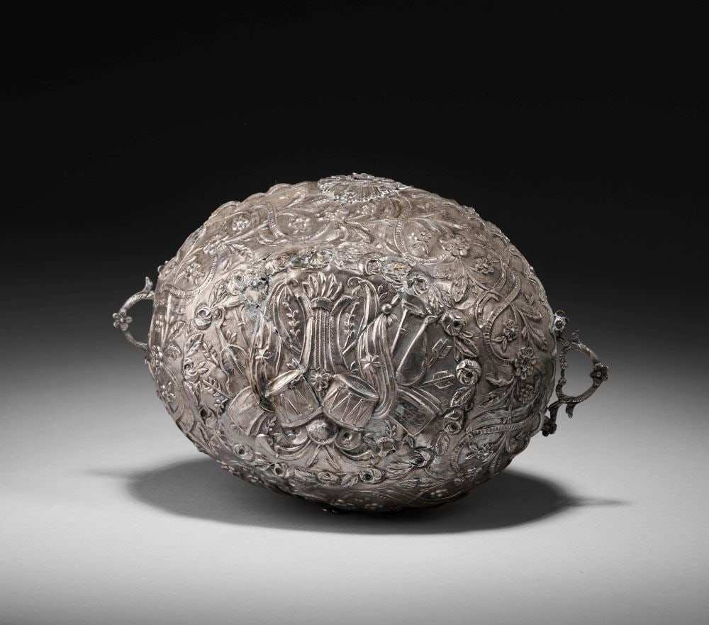 AN OTTOMAN BALL SHAPED SILVER CONTAINER, 19TH CENTURY (1 of 9)