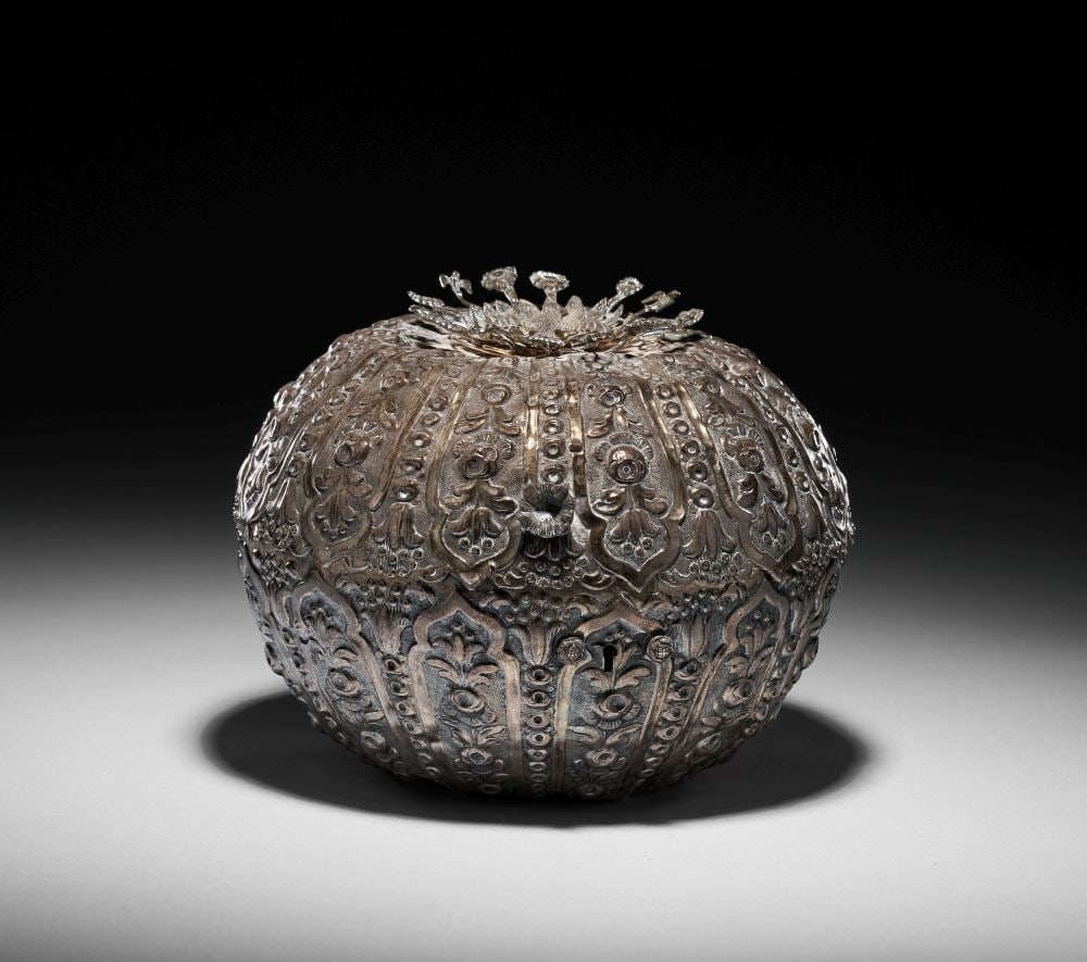 AN OTTOMAN BALL SHAPED SILVER CONTAINER, 19TH CENTURY (1 of 6)