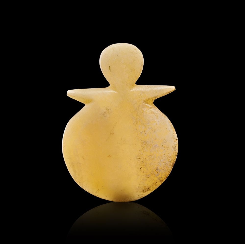 AN ANATOLIAN SCHEMATIC MARBLE IDOL KUSURA-BEYCESULTAN VARIETY, EARLY BRONZE AGE II, CIRCA 2700-2300: AN ANATOLIAN SCHEMATIC MARBLE IDOL KUSURA-BEYCESULTAN VARIETY, EARLY BRONZE AGE II, CIRCA 2700-2300 C