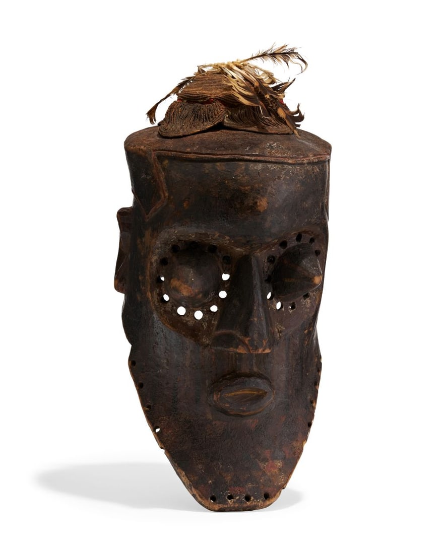 A RARE KUBA HELMET MASK, REPUBLIC OF CONGO (1 of 4)