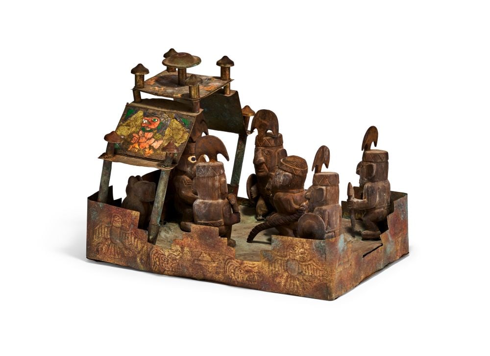 A LARGE GOLD MOCHE TEMPLE DEPICTING A SACRIFICE SCENE FROM A CAPTURING PRISONER NORTH COAST OF PERU (1 of 8)