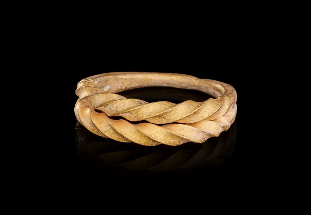 A VIKING GOLD RING, CIRCA 9TH-10TH CENTURY A.D. (1 of 4)