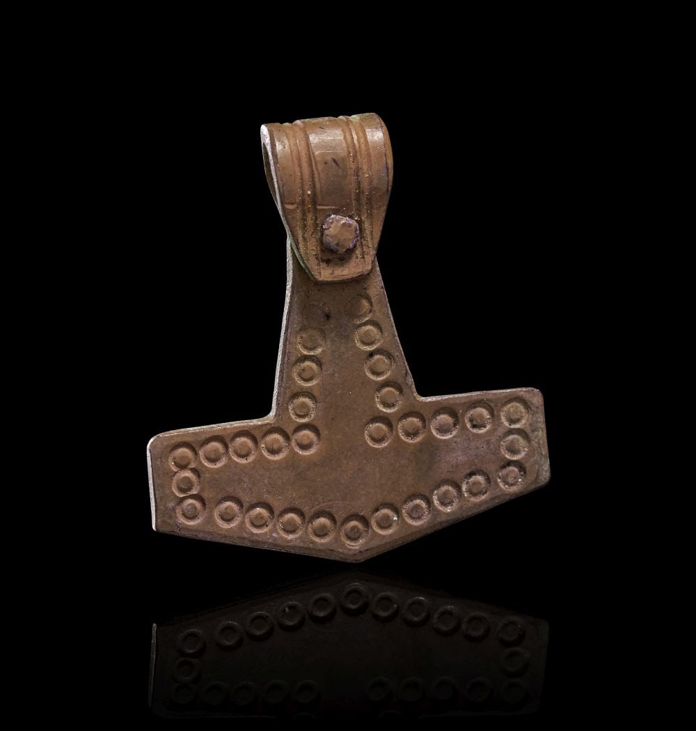 A VIKING SILVER PENDANT, CIRCA 9TH-10TH CENTURY A.D. (1 of 2)